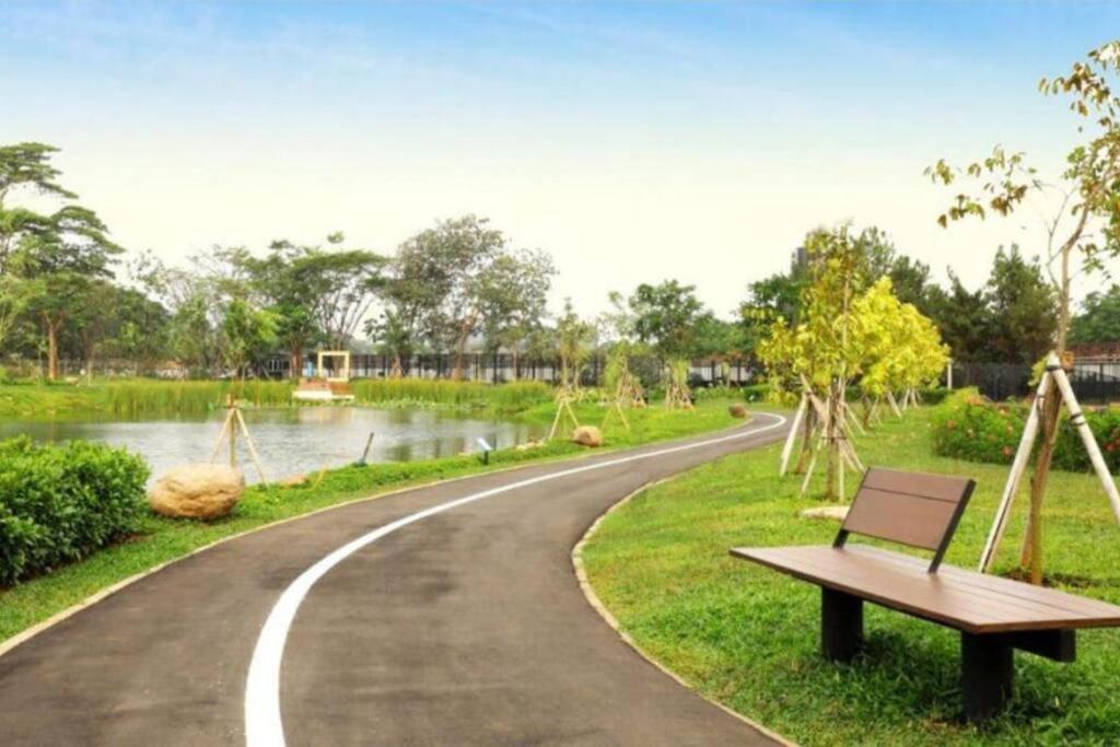 Marigold Apartment Nava Park Central Bsd Tangerang Exterior foto